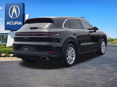 Used 2024 Porsche Cayenne AWD/4WD image 17