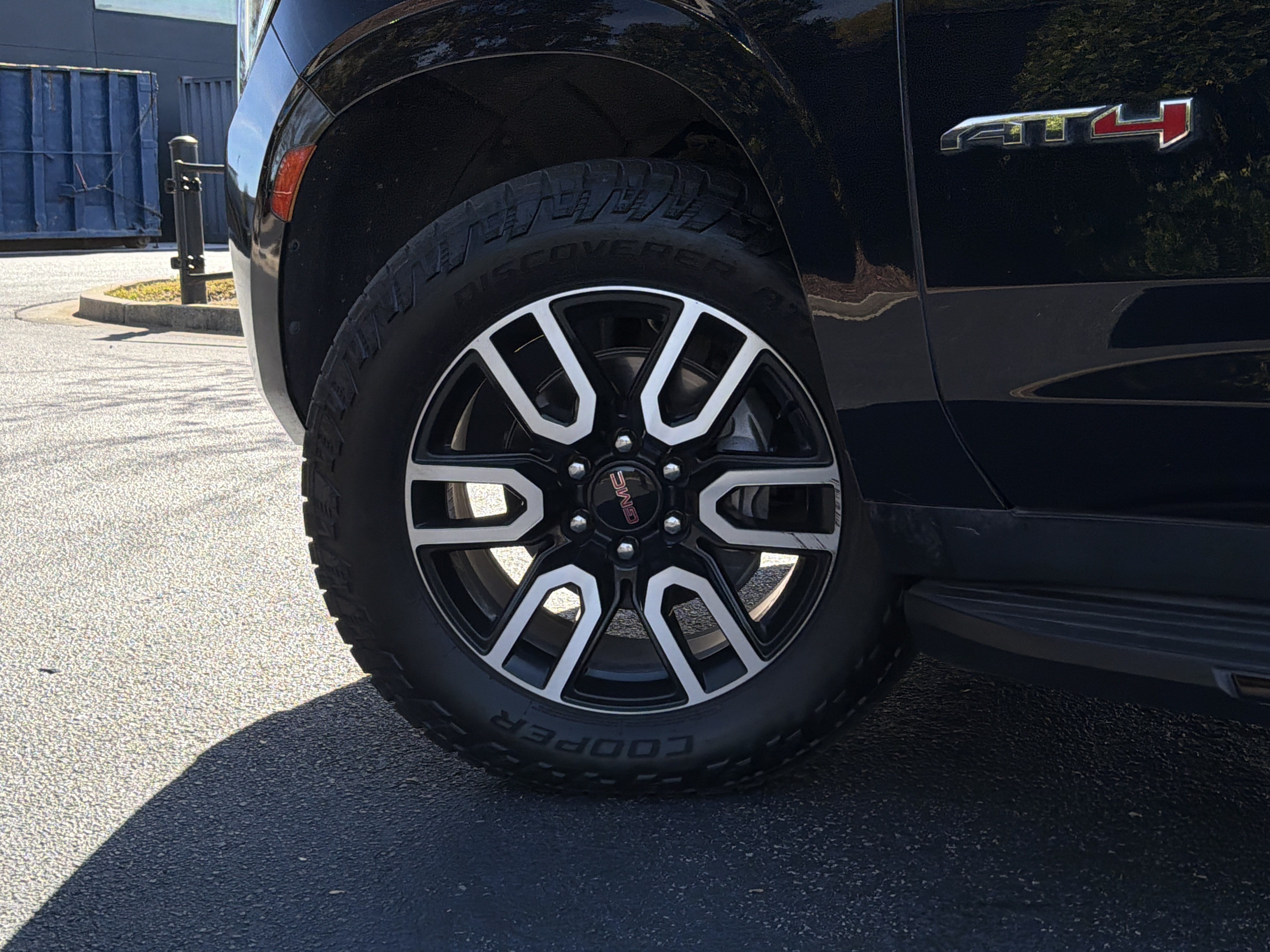 Used 2021 GMC Yukon XL AT4 w/ Rear Media and Nav Package AWD/4WD image 15