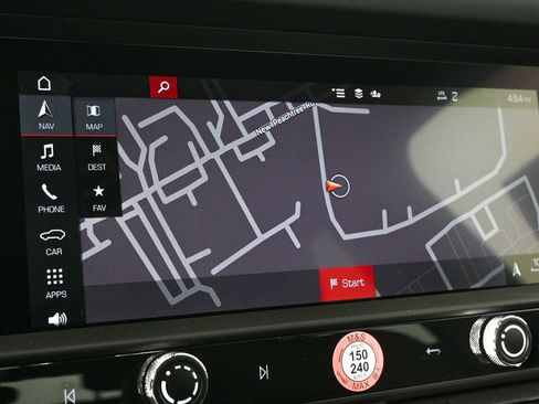 Certified 2026 Porsche Macan AWD/4WD image 14