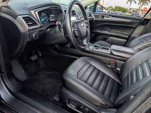 Used 2020 Ford Fusion SE image 6