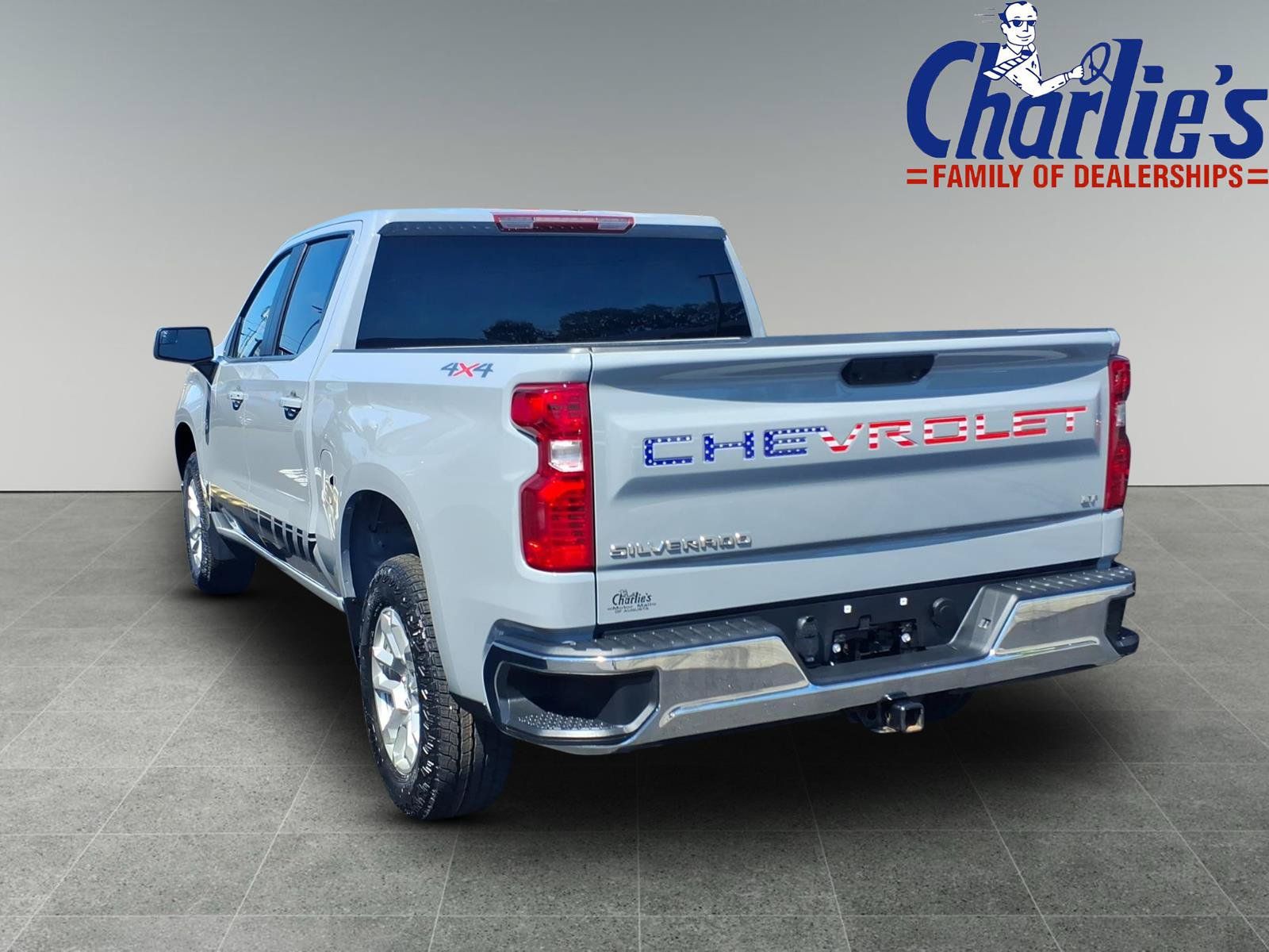Used 2024 Chevrolet Silverado 1500 LT AWD/4WD image 5
