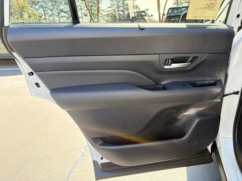 Used 2026 Toyota Grand Highlander XLE FWD image 22