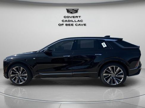 New 2026 Cadillac Lyriq Signature Luxury image 5