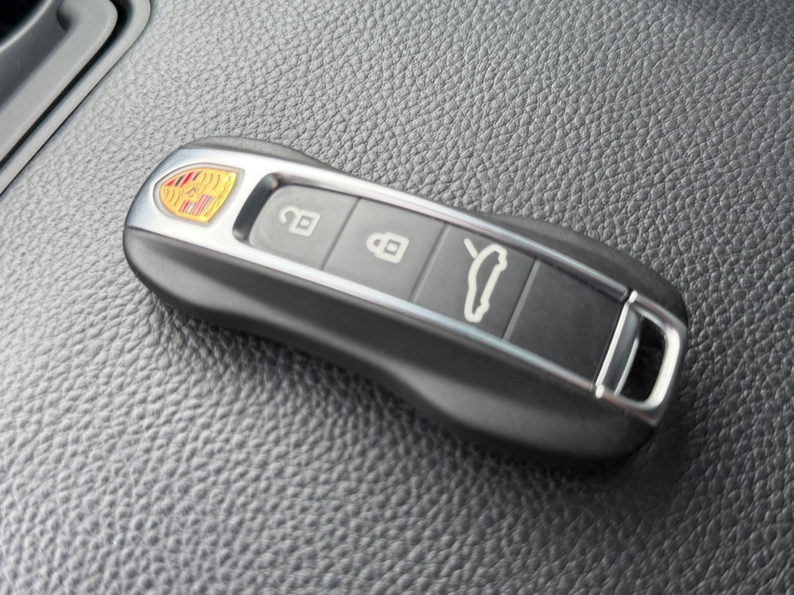 Certified 2025 Porsche Panamera 4 AWD/4WD image 31