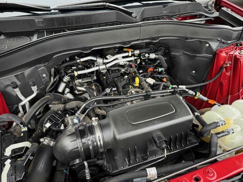 Certified 2021 Ford Explorer XLT w/ Equipment Group 202A image 33