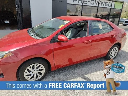 Used 2018 Toyota Corolla LE image 2