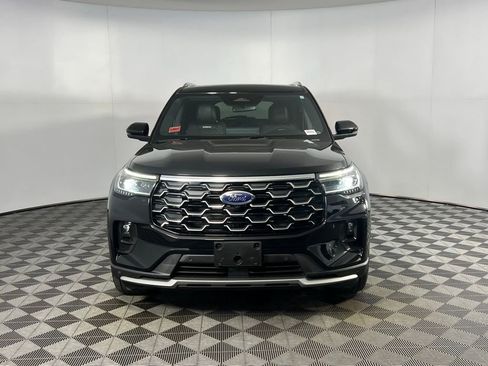 Used 2025 Ford Explorer Platinum w/ LUX Leather Package image 11