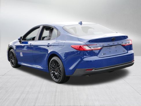 Used 2026 Toyota Camry LE image 5