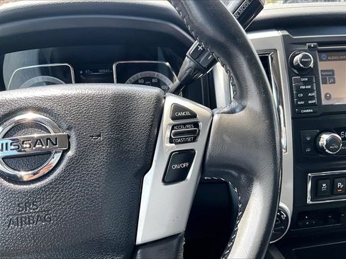Used 2017 Nissan Titan PRO-4X AWD/4WD image 21