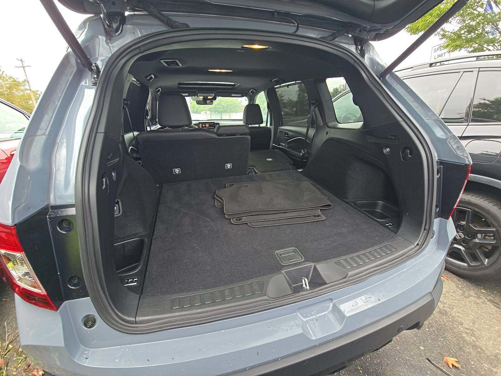 Used 2024 Honda Passport Black Edition image 12