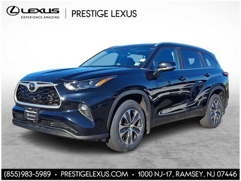 Used 2023 Toyota Highlander XLE w/ Protection Package #3 (TMS) AWD/4WD image 1
