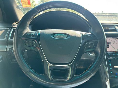 Used 2016 Ford Explorer Platinum AWD/4WD image 34