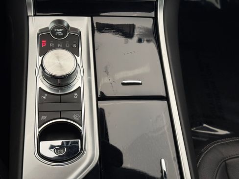 Used 2015 Jaguar XF Portfolio image 16