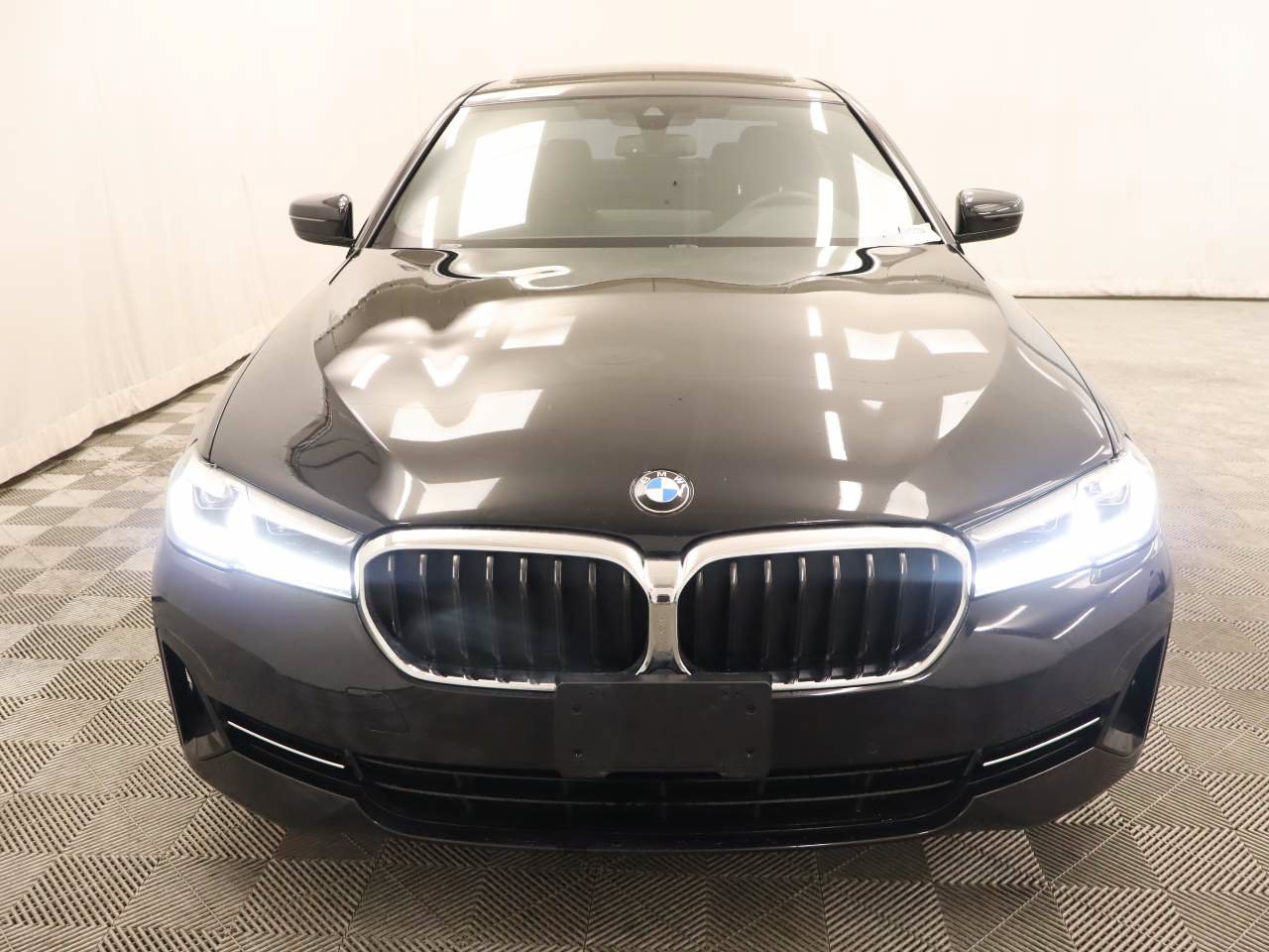 Used 2021 BMW 530i w/ Convenience Package RWD image 4