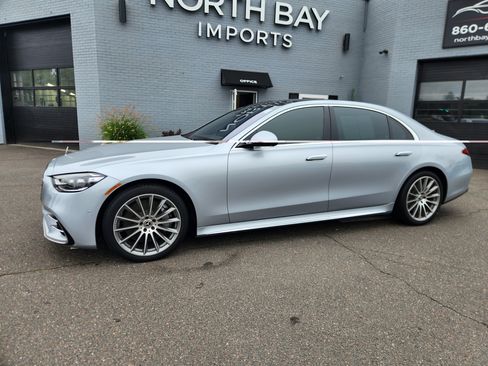 Used 2022 Mercedes-Benz S 500 4MATIC w/ AMG Line Package image 3
