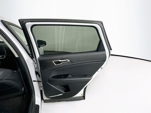 Used 2023 Kia Sportage EX FWD image 29