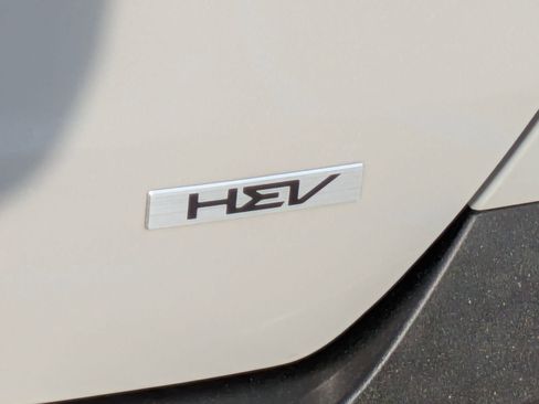 Used 2025 Kia Carnival SX image 33