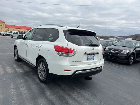 Used 2015 Nissan Pathfinder S AWD/4WD image 6