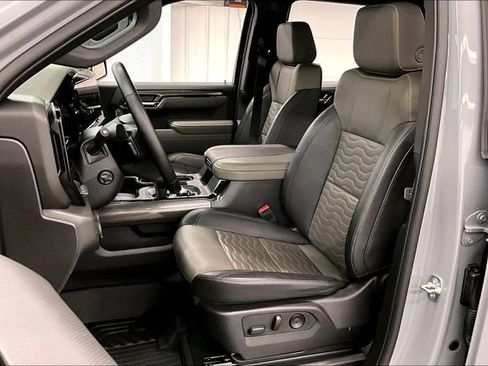 Used 2025 Chevrolet Silverado 1500 ZR2 w/ Technology Package image 23