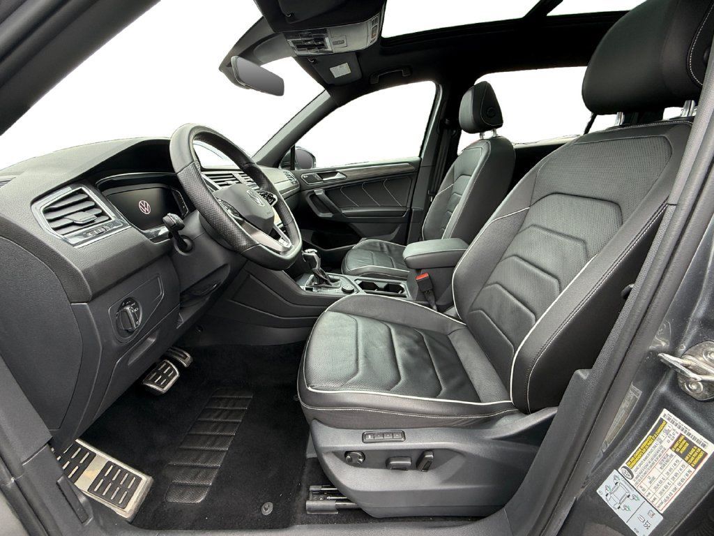 Used 2022 Volkswagen Tiguan SEL R-Line AWD/4WD image 9