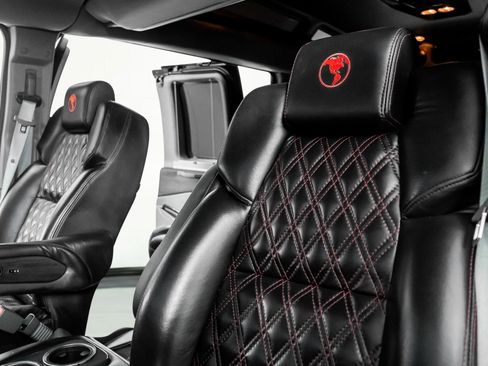 Used 2023 GMC Savana 2500 image 3