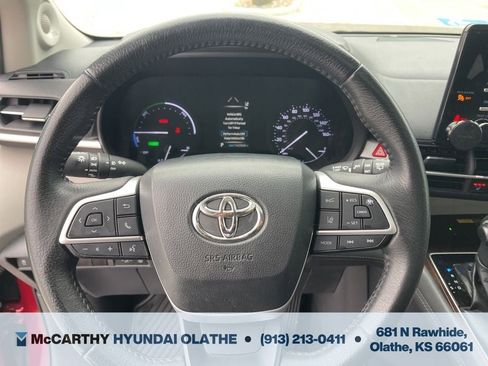 Used 2021 Toyota Sienna XLE w/ XLE Plus Package FWD image 7
