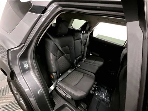 Used 2025 Nissan Pathfinder SV FWD image 24