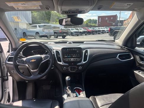 Used 2018 Chevrolet Equinox Premier AWD/4WD image 12