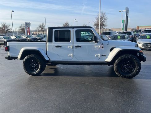 Used 2023 Jeep Gladiator Sport image 6