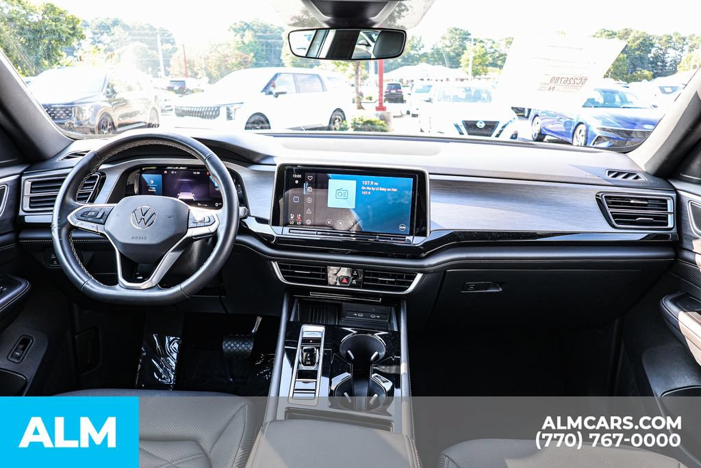 Used 2025 Volkswagen Atlas Cross Sport SE FWD image 29