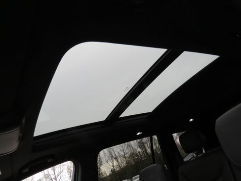 Used 2023 Cadillac XT6 Luxury image 23