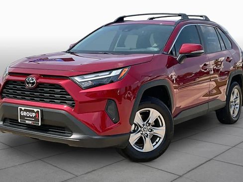 Used 2025 Toyota RAV4 XLE w/ Convenience Package FWD image 1