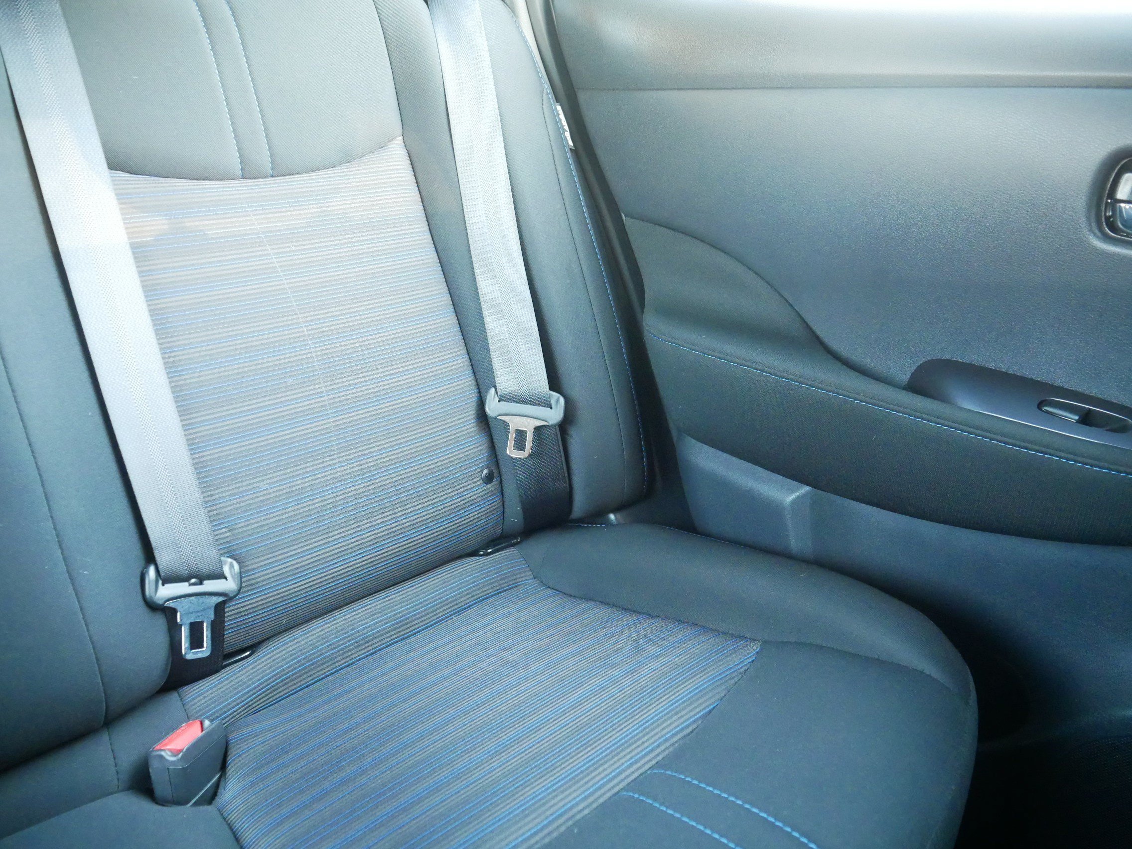 Certified 2025 Nissan Leaf S FWD image 14