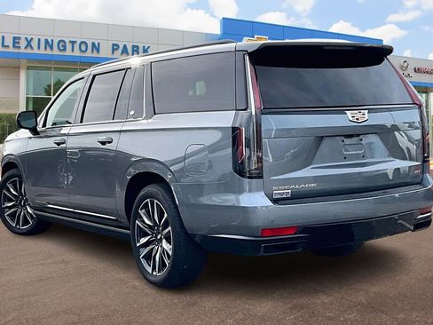 Used 2021 Cadillac Escalade ESV Sport w/ Driver Assist Tech Package image 2