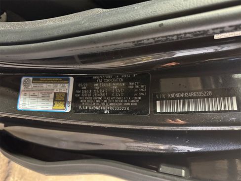 Certified 2024 Kia Carnival LX image 31