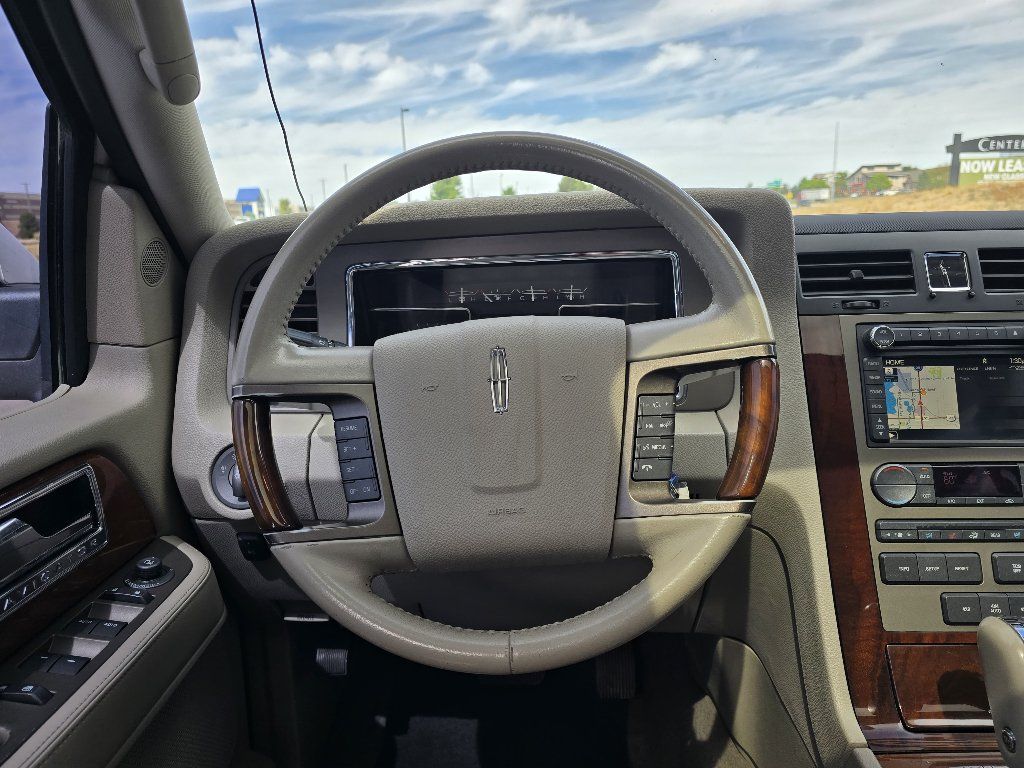 Used 2013 Lincoln Navigator 4WD w/ HD Trailer Tow Pkg image 29
