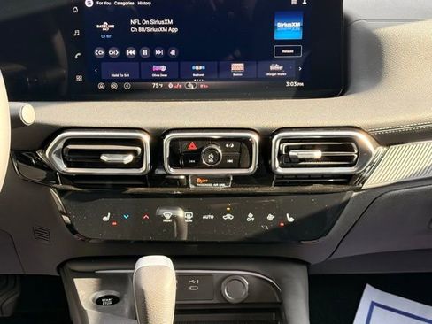 New 2026 Nissan Sentra SV w/ SV Convenience Package FWD image 24