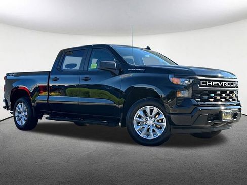 Used 2022 Chevrolet Silverado 1500 Custom image 2