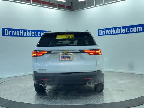 Used 2023 Chevrolet Traverse LT image 2