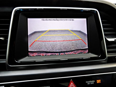 Used 2018 Hyundai Sonata SE image 16