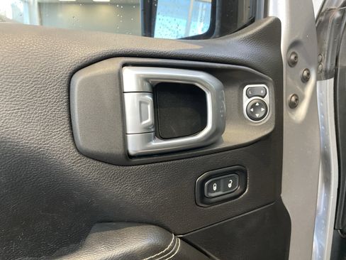 Used 2021 Jeep Wrangler Unlimited Sahara w/ Cold Weather Group image 15