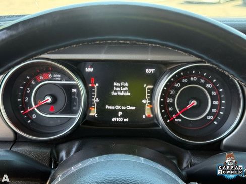 Certified 2022 Jeep Gladiator Rubicon w/ Cold Weather Group image 18