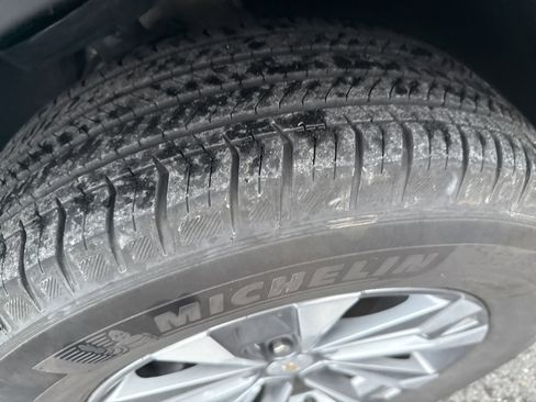 Used 2025 Chevrolet Equinox LT image 11