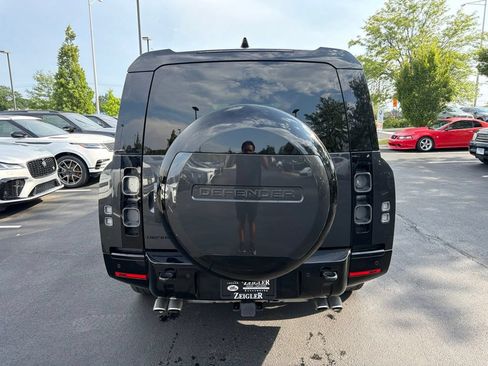 Used 2025 Land Rover Defender 130 V8 AWD/4WD image 4