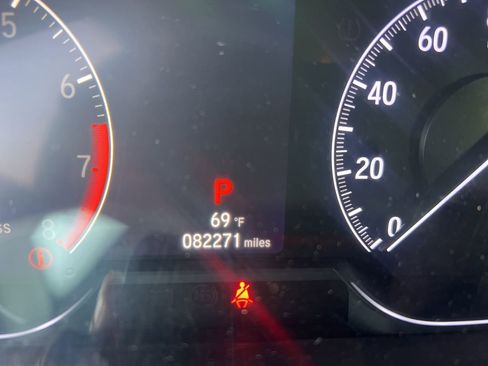 Used 2018 Honda Accord Sport image 14