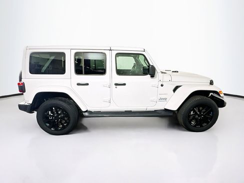 Used 2023 Jeep Wrangler Unlimited Sahara w/ Dual Top Group AWD/4WD image 10