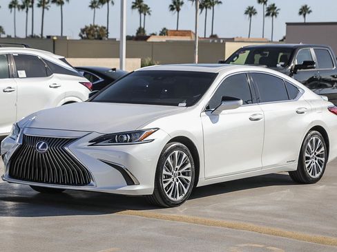 Used 2021 Lexus ES 300h w/ Premium Package FWD image 3