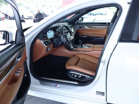 Used 2016 BMW 750i RWD image 14