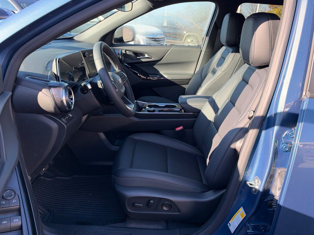 New 2027 Chevrolet Equinox LT w/ Convenience Package II AWD/4WD image 12