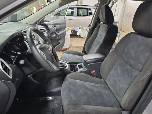 Used 2016 Nissan Rogue S image 14